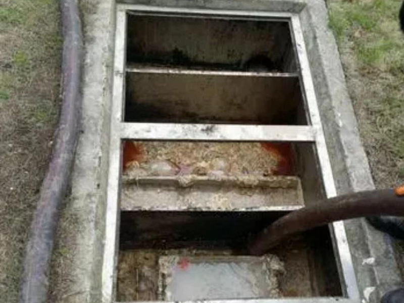 万江街道隔油池清理